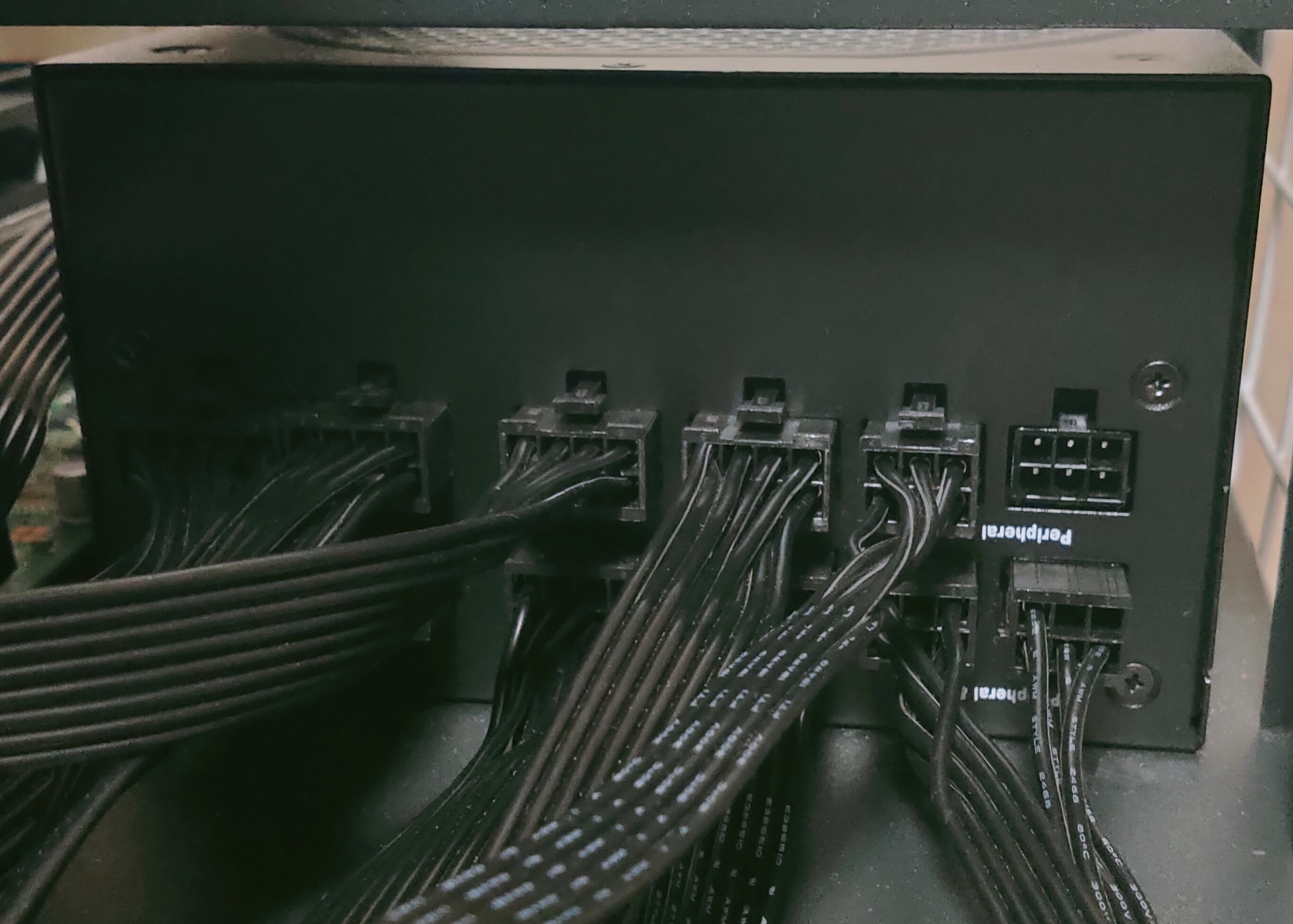 Full_modular_ATX_power_supply_unit