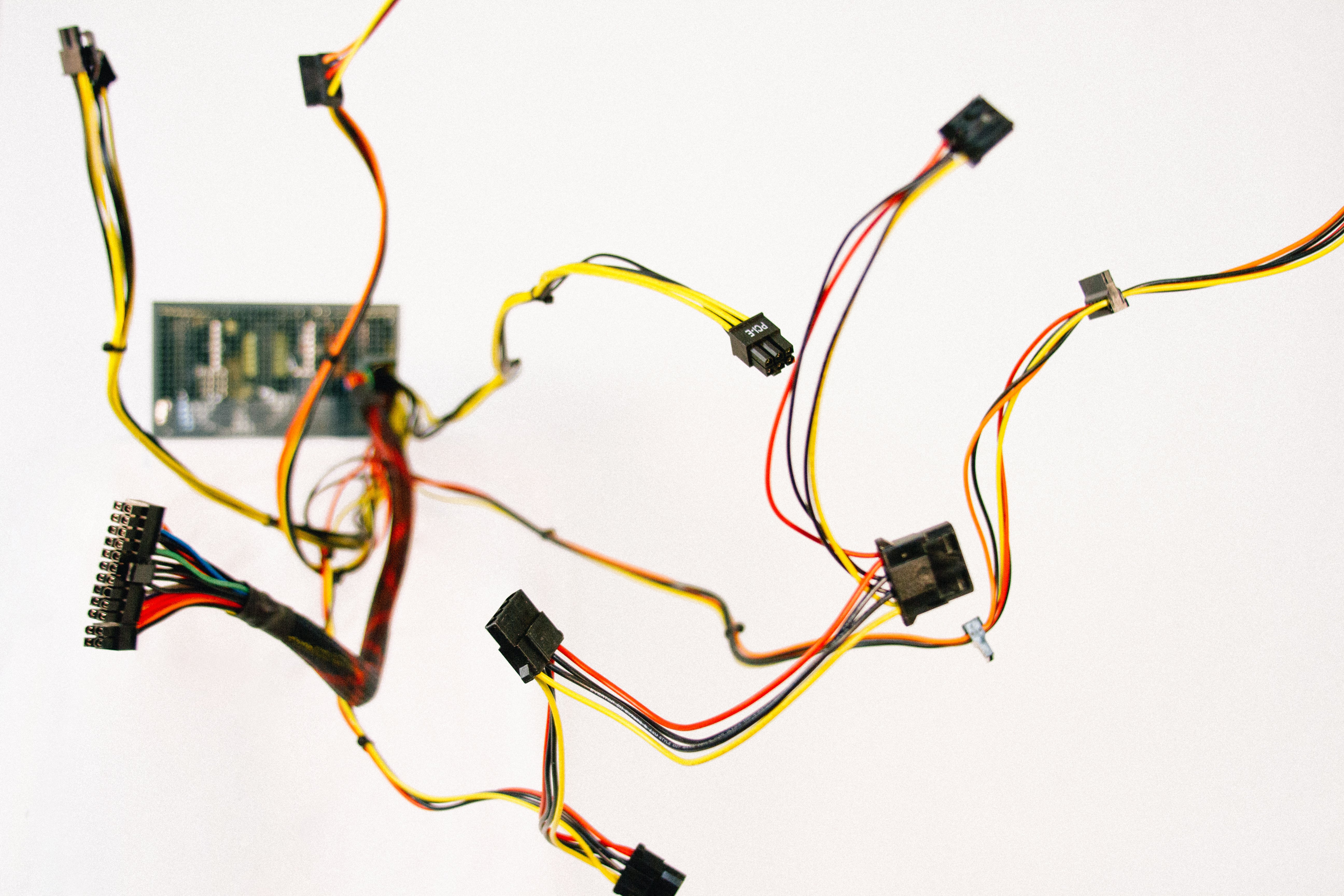 Wires_and_cables_(Unsplash)
